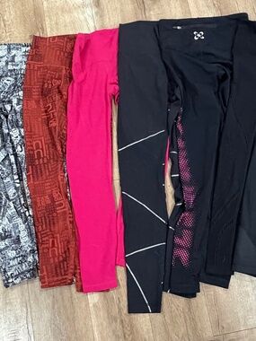 RARE (bundle) Lululemon Leggings size 2 & 4